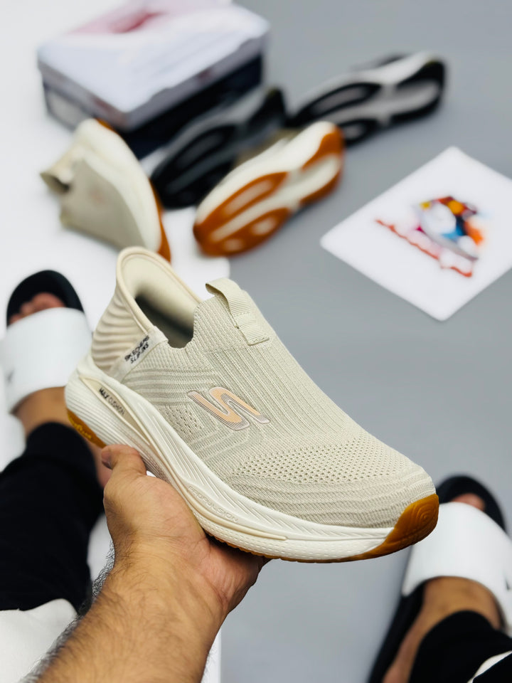 Skechars max cushion 25