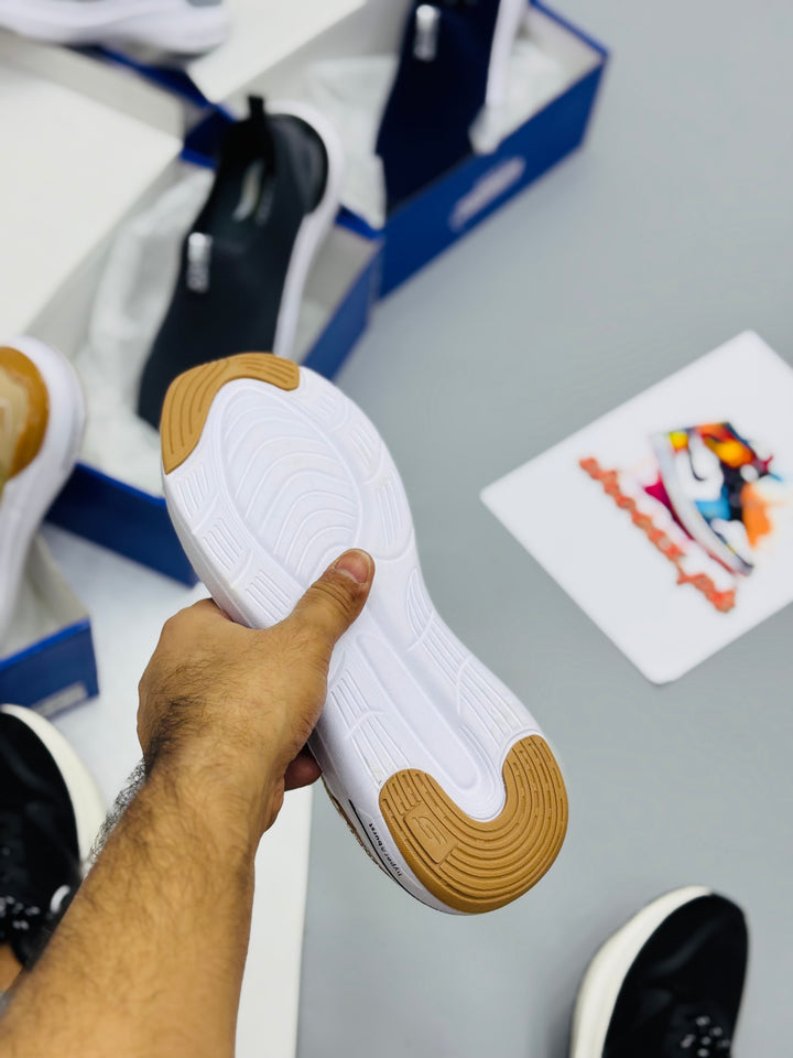 Skechars hyper burst beige/white