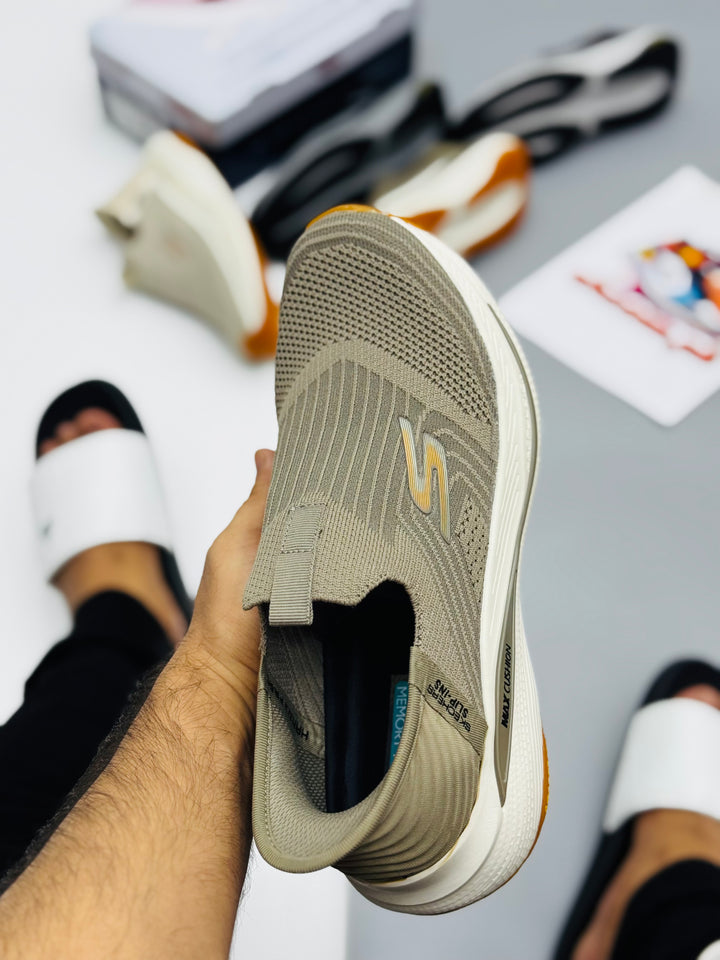 Skechars max cushion 25