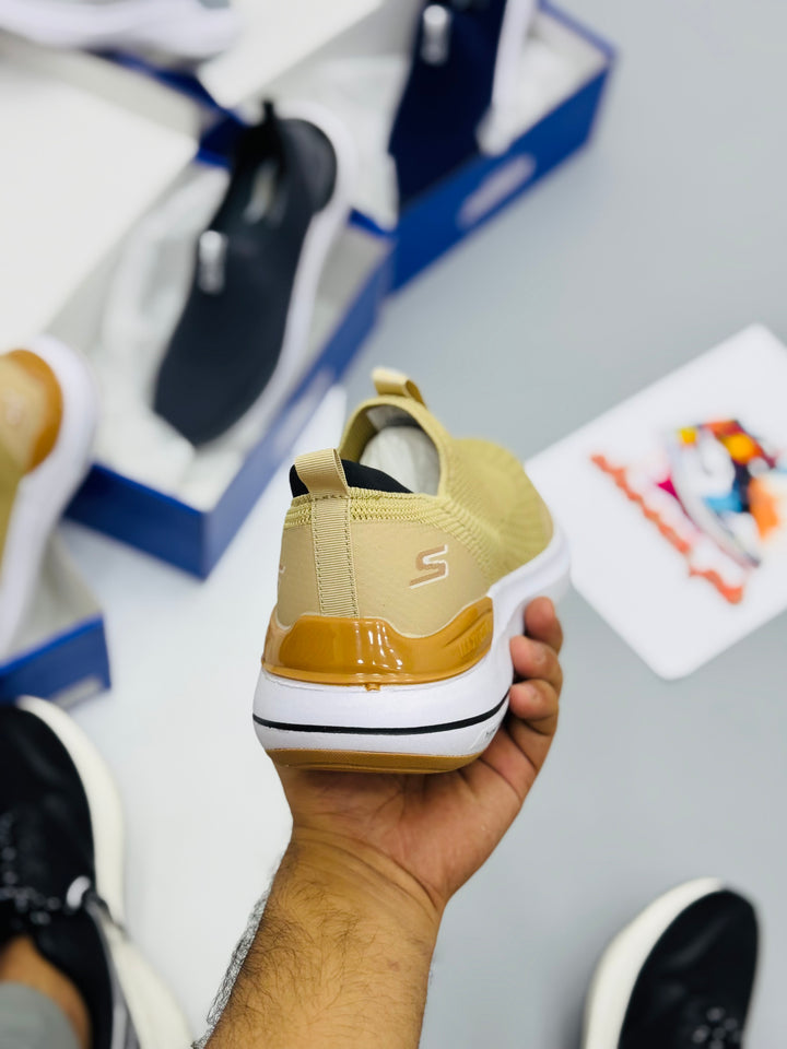 Skechars hyper burst beige/white