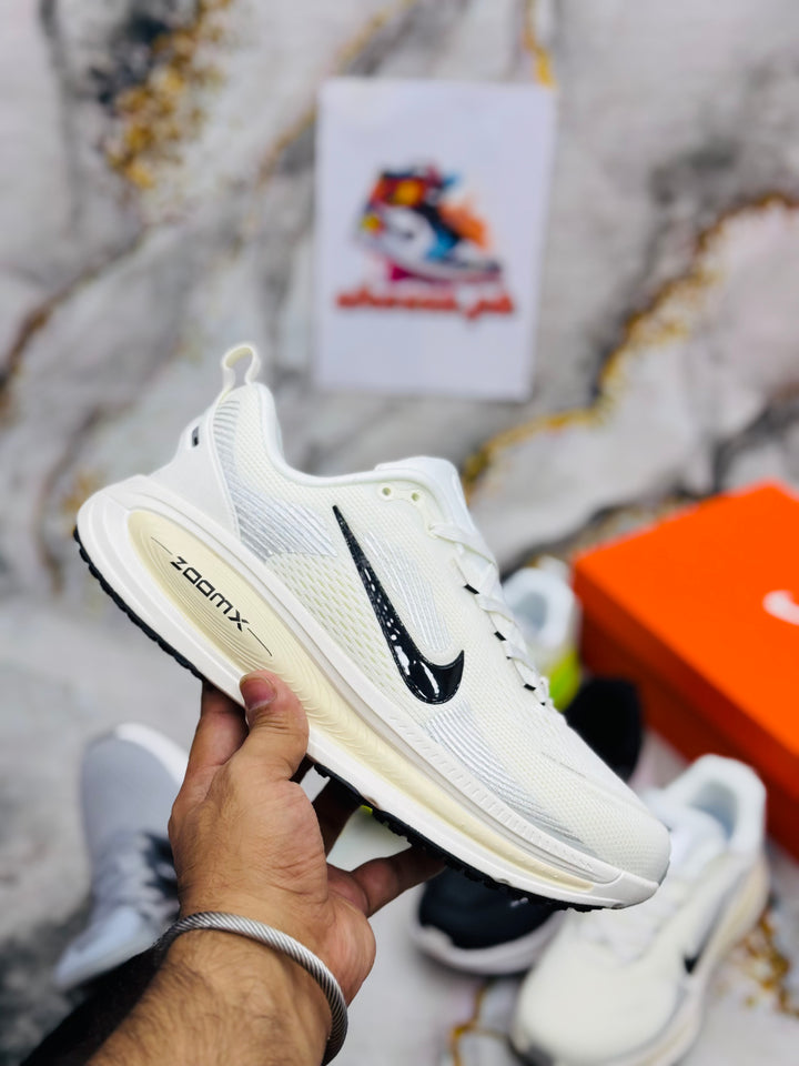 N/i/ke Vomero 18 Men's Road Running Shoes pass/cream