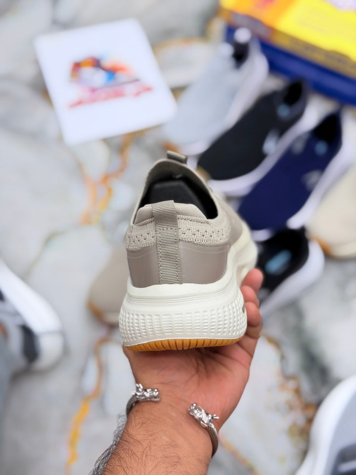 Skechars ultralight let’s go (dark/cream)