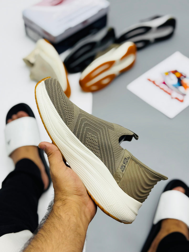 Skechars max cushion 25