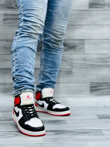 Nk Air Jordan 1 "Satin Black Toe"