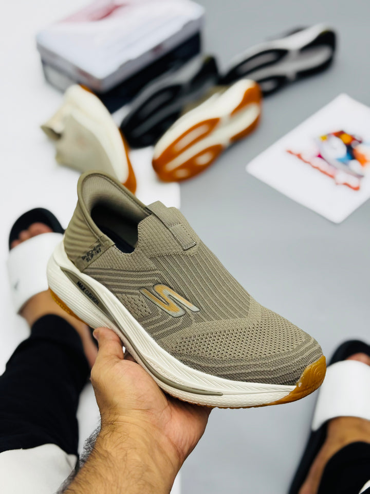 Skechars max cushion 25