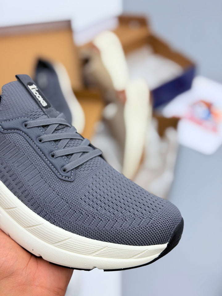 Skechars 1st looks hyper burst (gray)