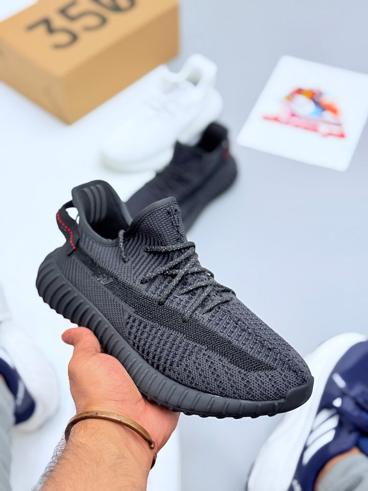 Ads Yezzy 350 black
