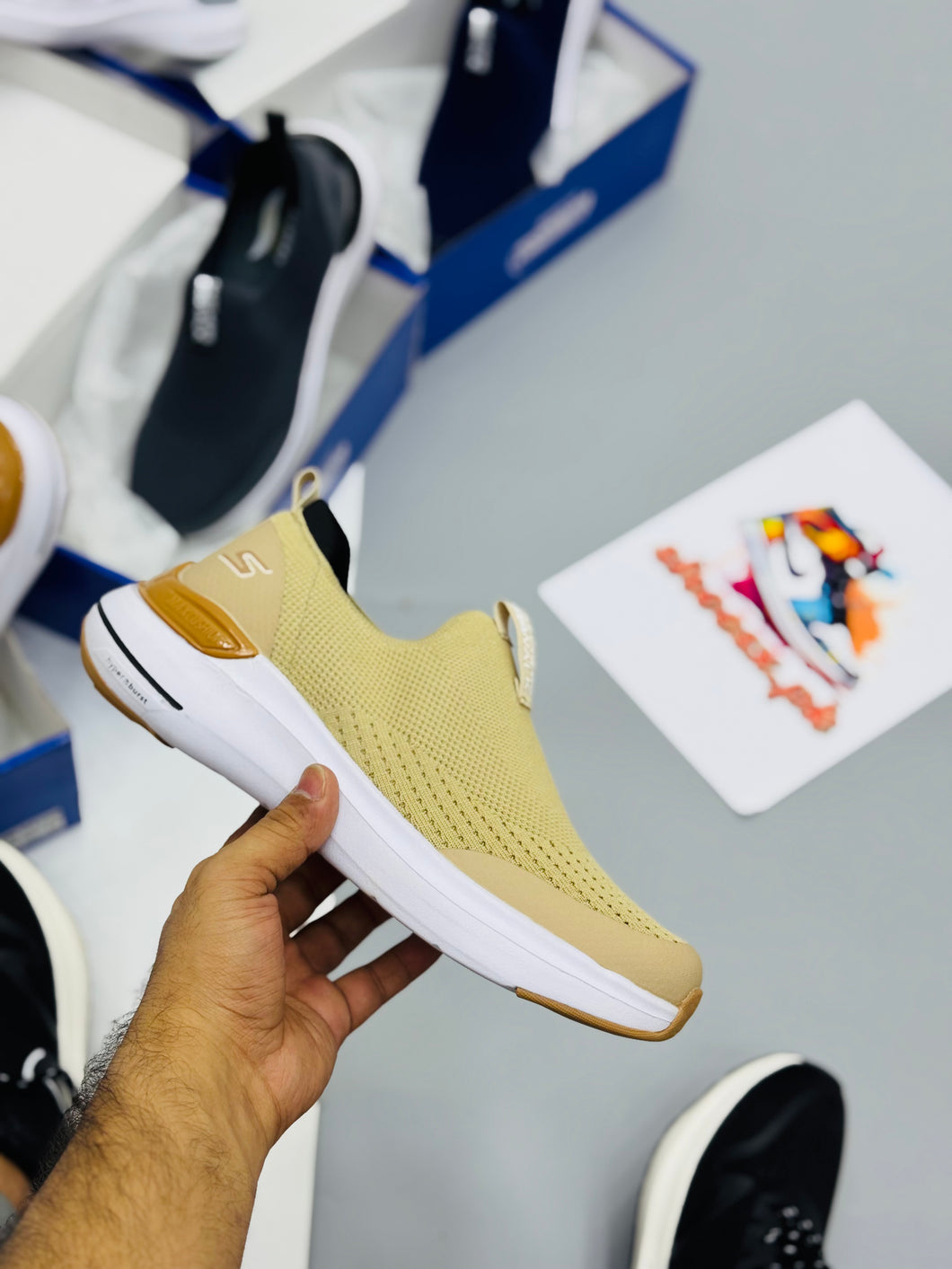 Skechars hyper burst beige/white