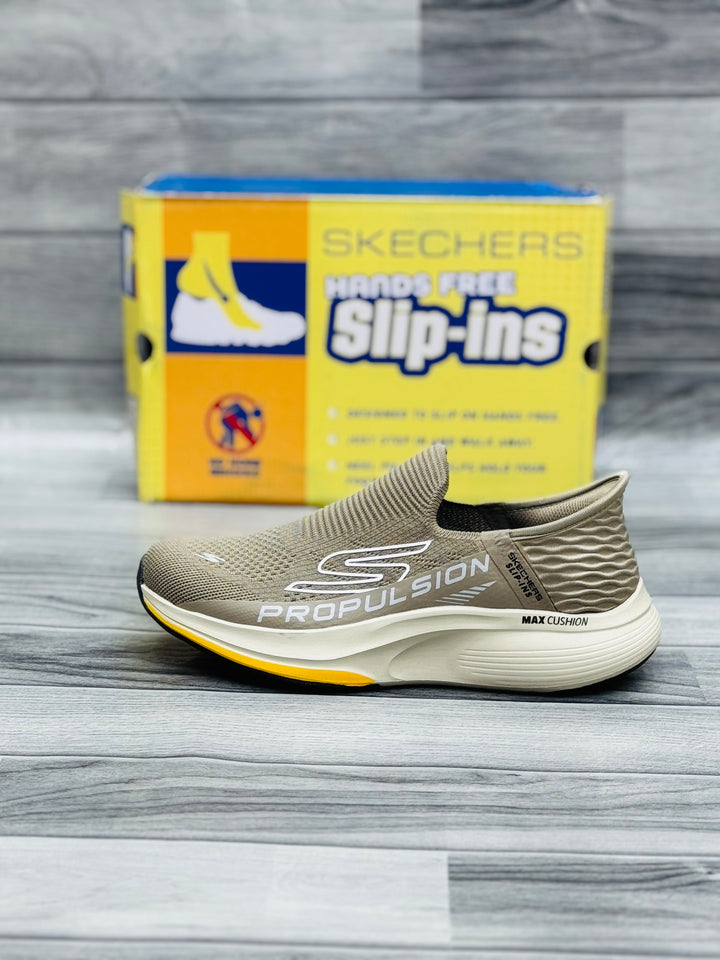 Skehcers ultra light memory foam medicated slip in