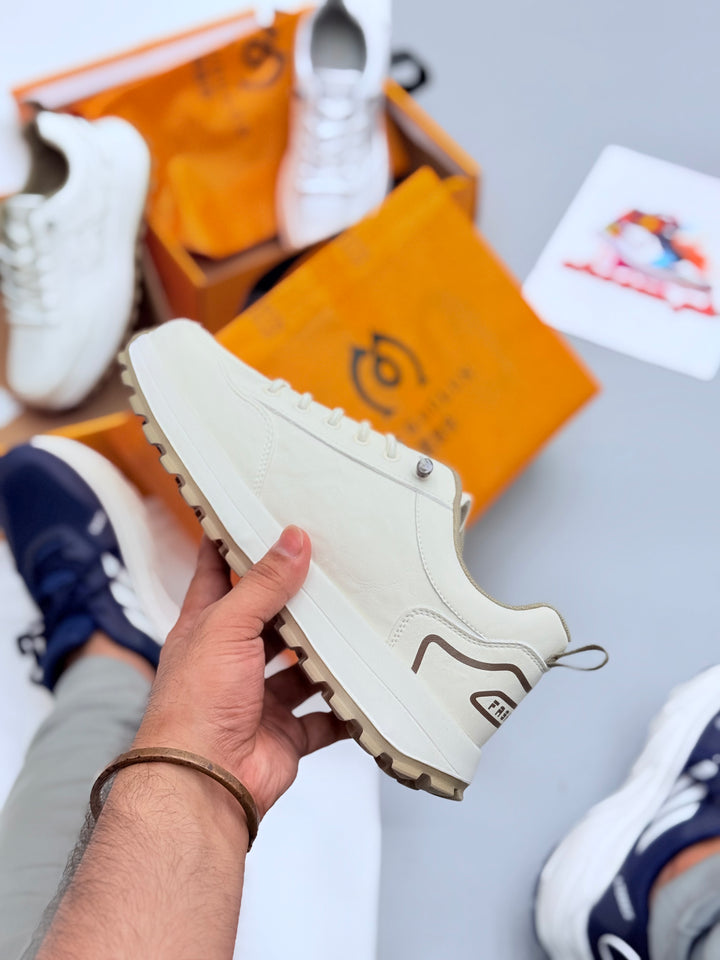 Fashion sneaker cream