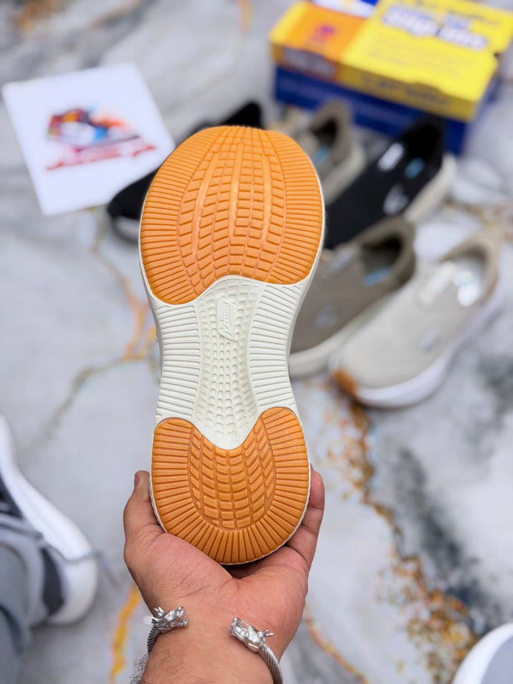 Skechars ultralight26 slip-in madicated (black/white)