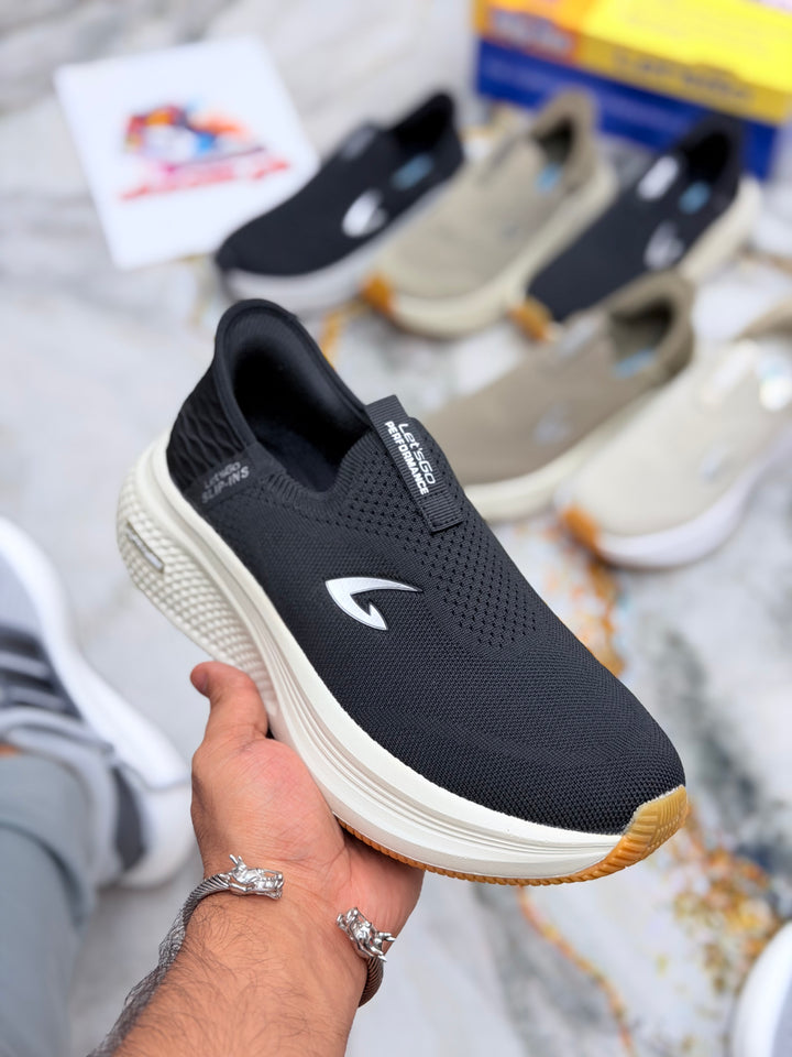 Skechars ultralight26 slip-in madicated (black/white)