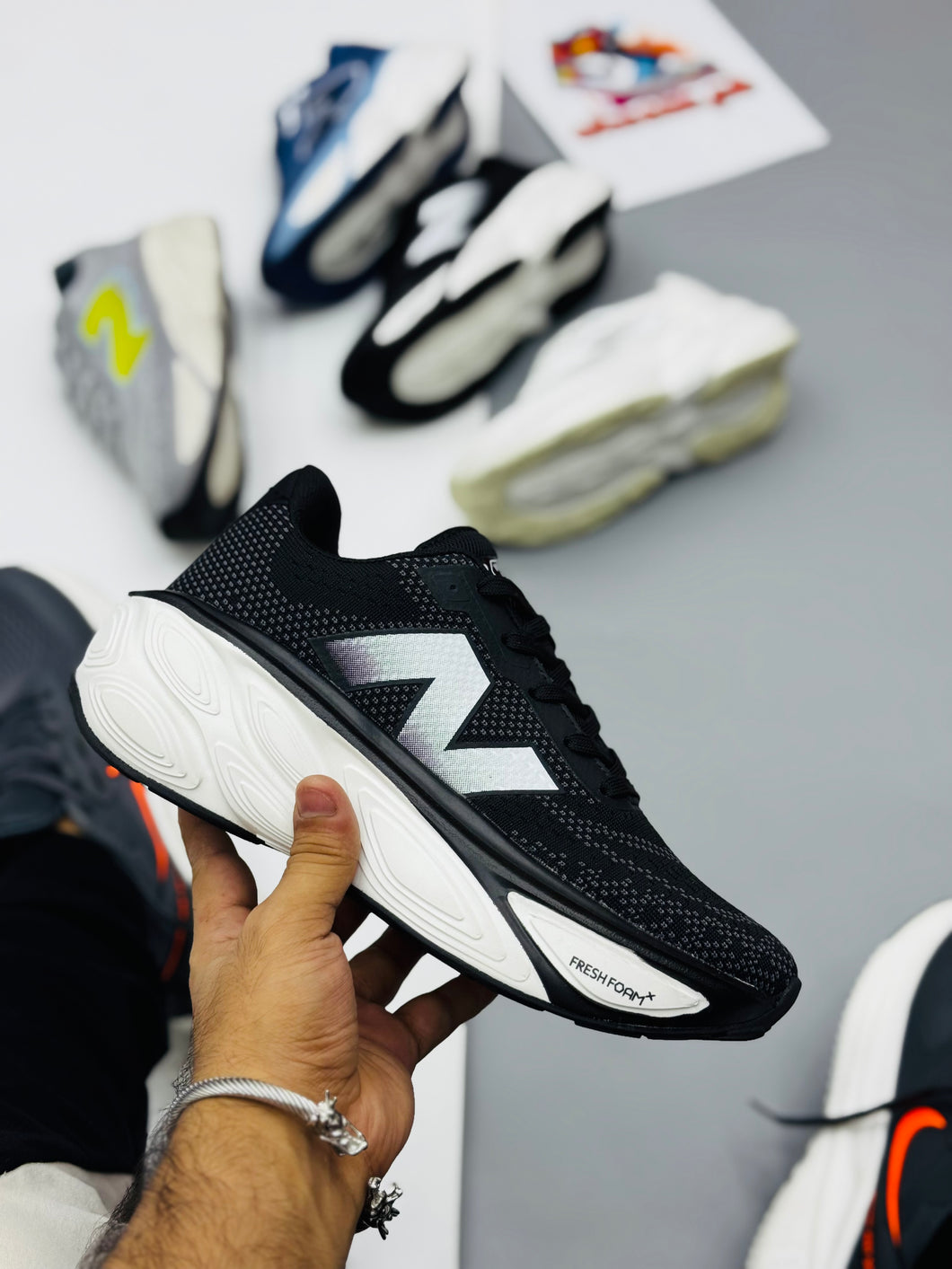 New Balances Fresh Foam X More v5 (black)