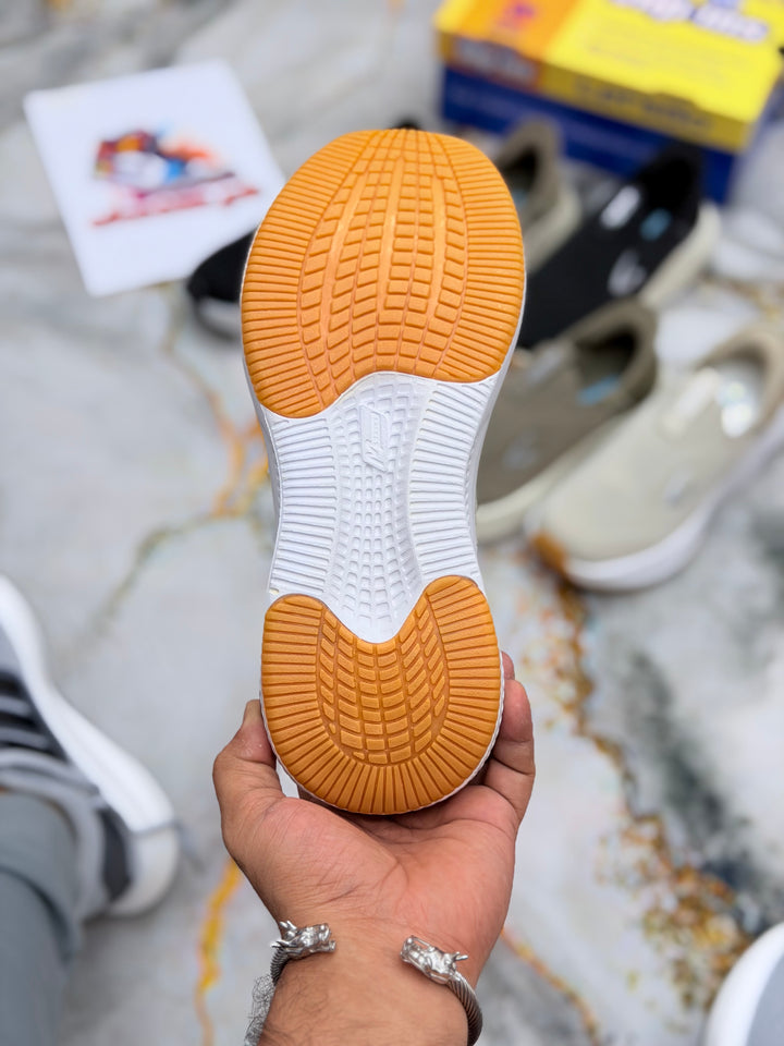 Skechars ultralight26 slip-in madicated (cream/white)