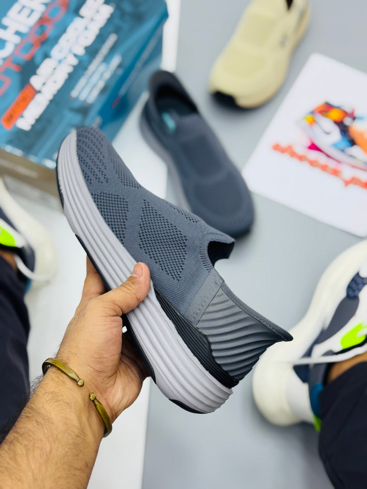 Skechars marks max (gray)