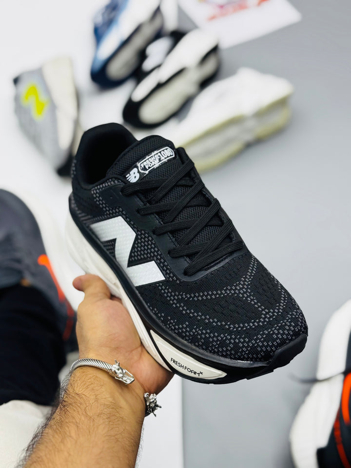 New Balances Fresh Foam X More v5 (black)