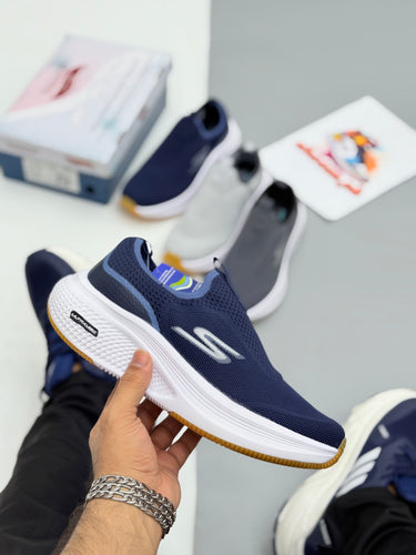 Skehcers ultra light memory foam medicated [blue/white]