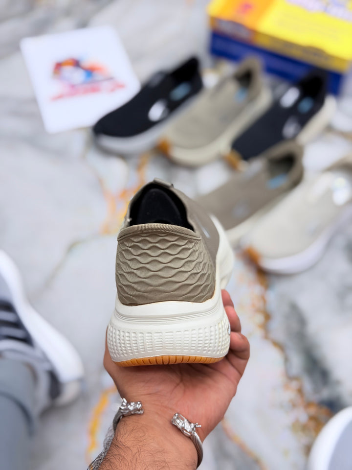 Skechars ultralight26 slip-in madicated (khaki)