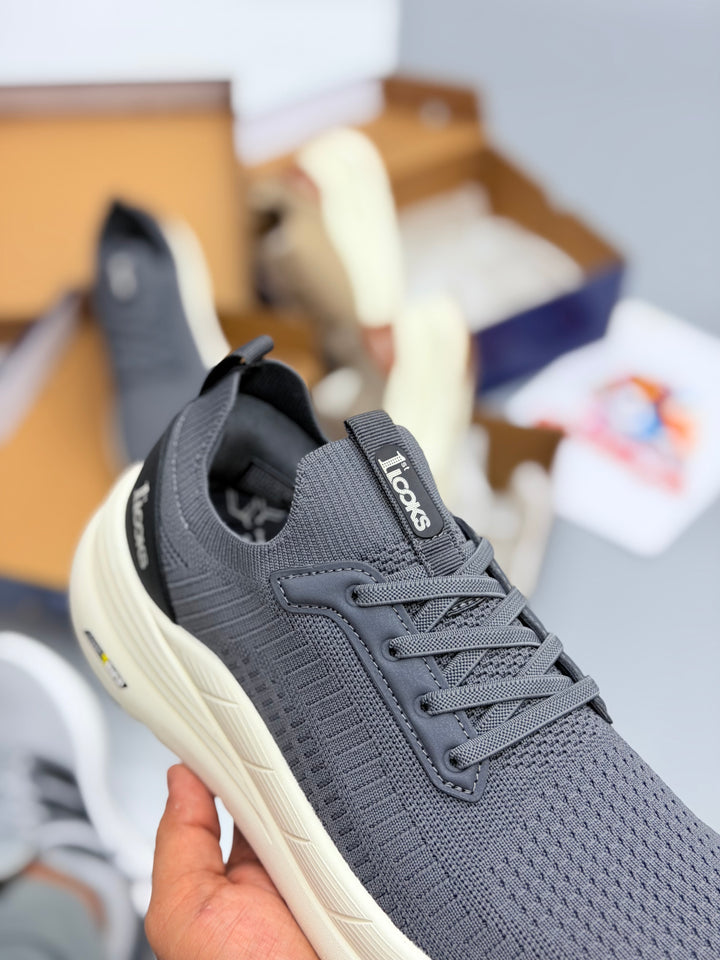 Skechars 1st looks hyper burst (gray)