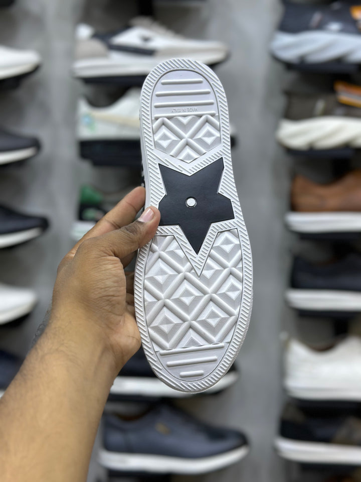 Converse Sneaker - Black