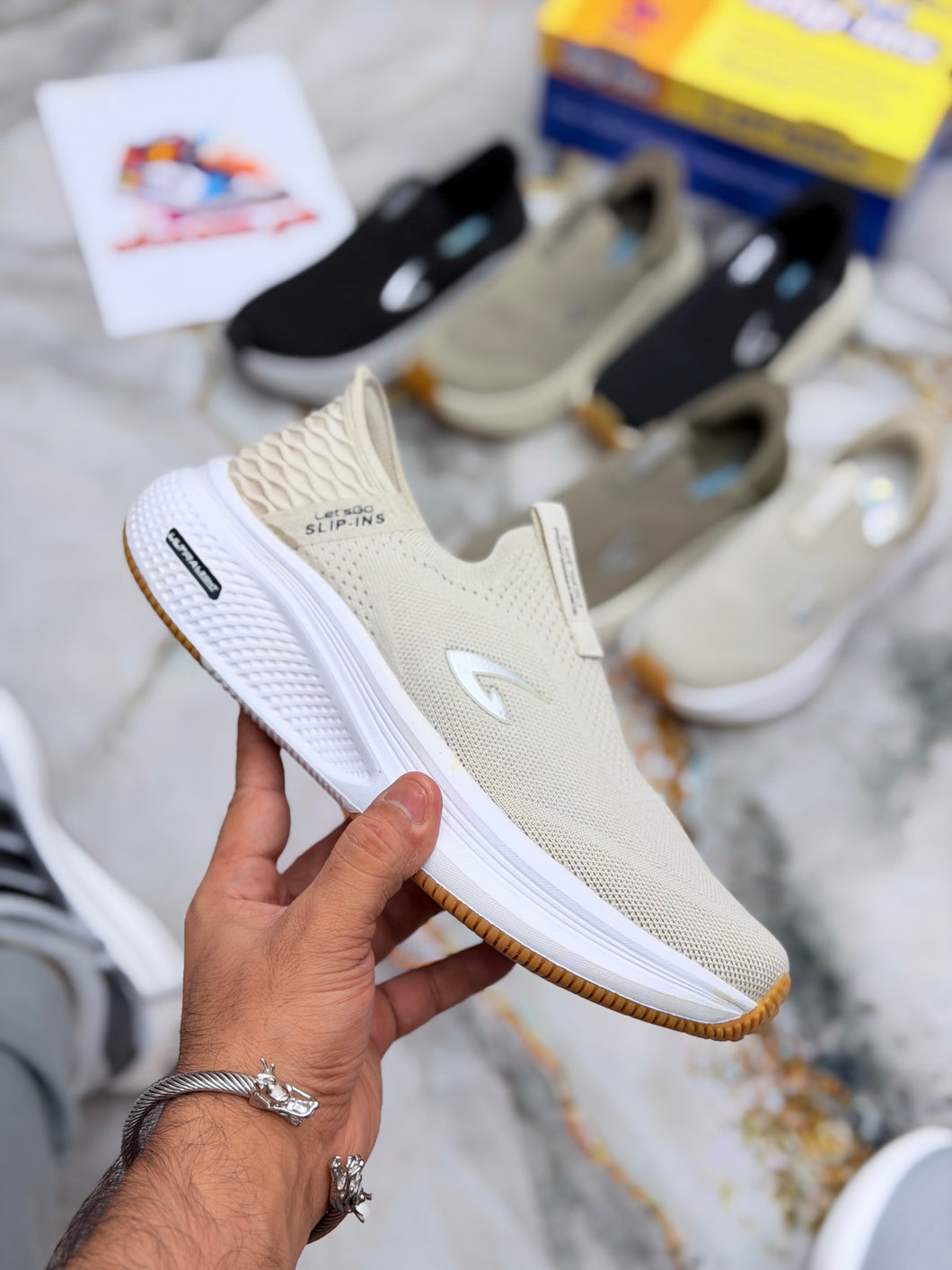 Skechars ultralight26 slip-in madicated (cream/white)