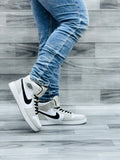 Nk Air Jordan 1 Mid Light Smoke
Grey/Black-White