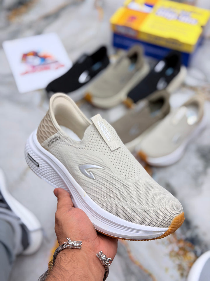 Skechars ultralight26 slip-in madicated (cream/white)