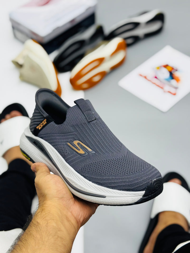 Skechars max cushion 25