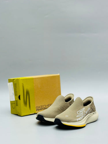 Skehcers ultra light memory foam medicated slip in