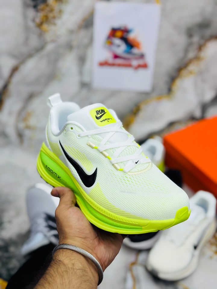 N/i/ke Vomero 18 Men's Road Running Shoes Chel/green