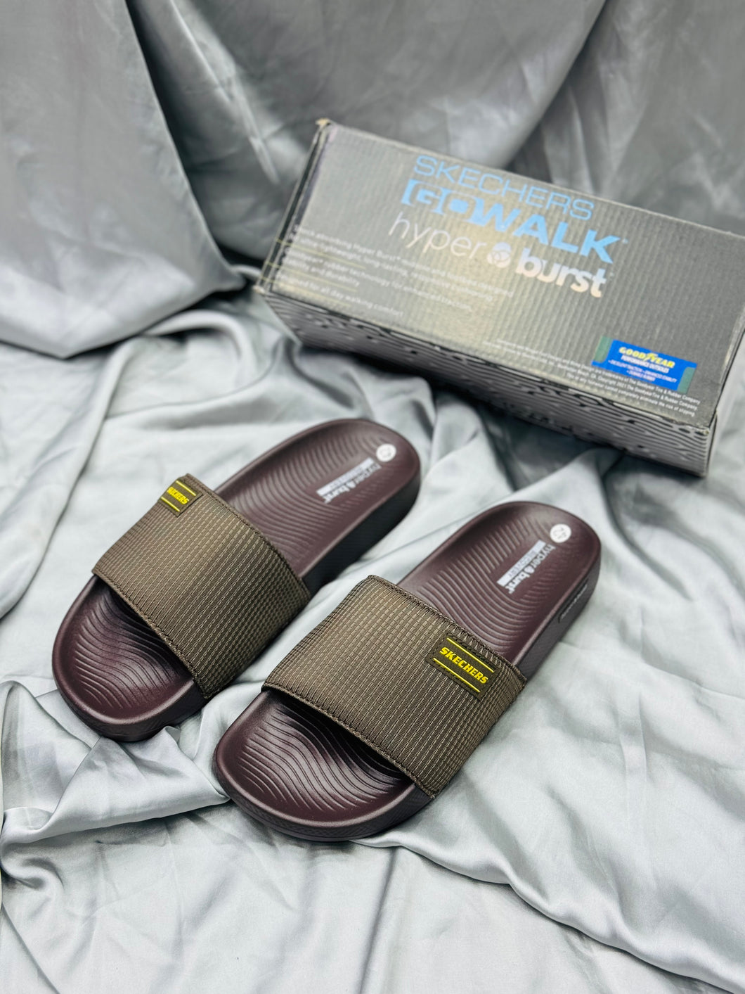 Skechare Hyperburst Slides