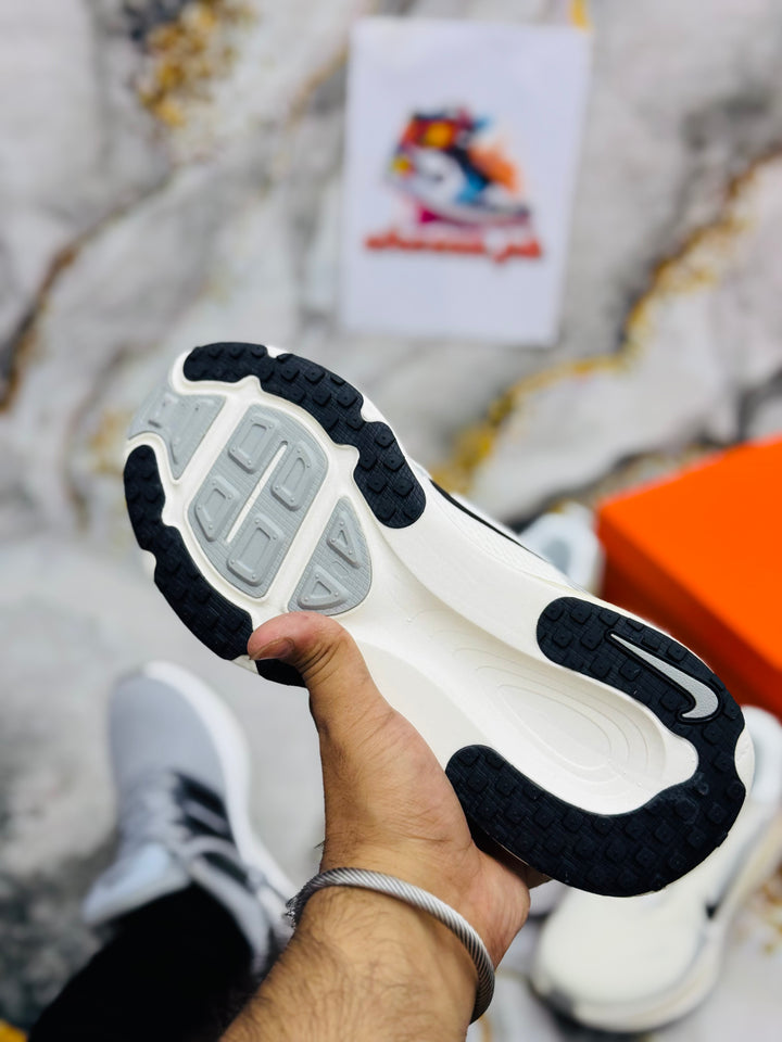 N/i/ke Vomero 18 Men's Road Running Shoes pass/cream