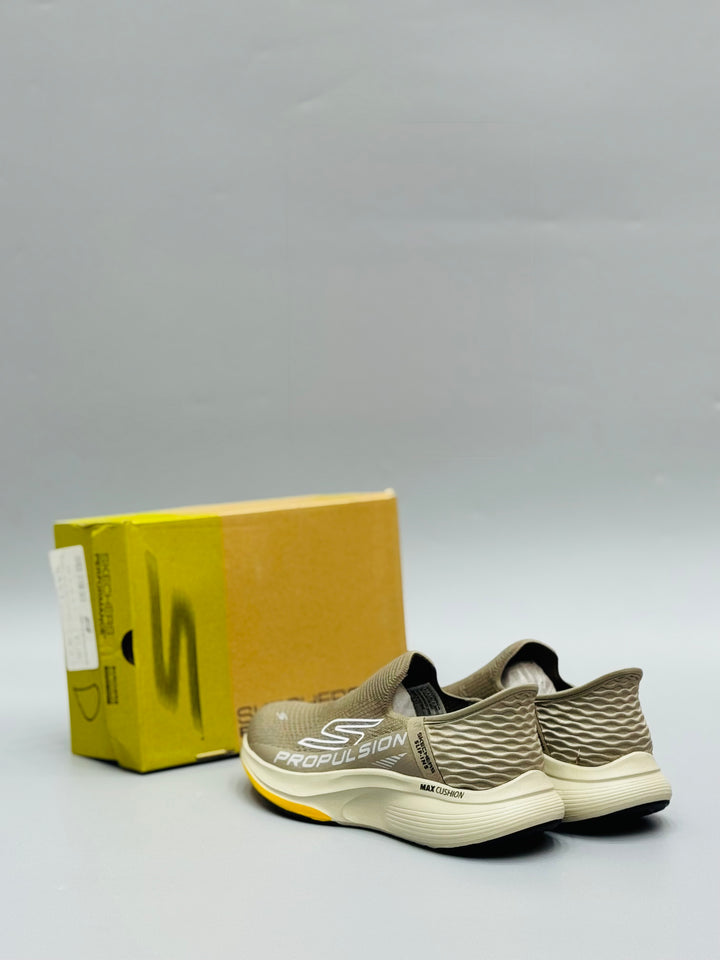 Skehcers ultra light memory foam medicated slip in