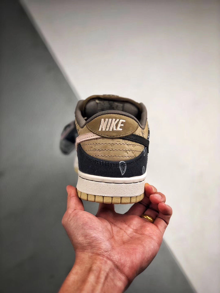 Travis Scott x SB Dunk Low