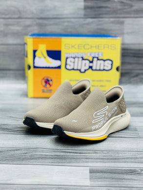Skehcers ultra light memory foam medicated slip in