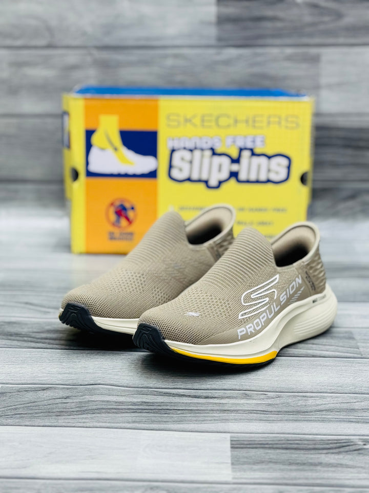 Skehcers ultra light memory foam medicated slip in