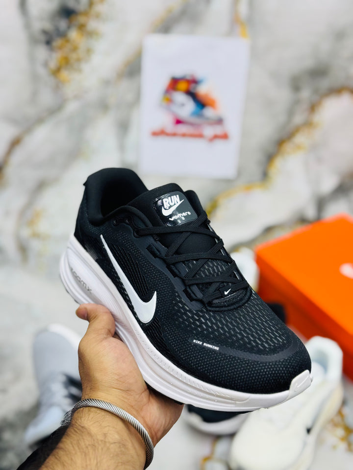 N/i/ke Vomero 18 Men's Road Running Shoes less/black