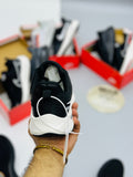 Nke air zoom gauid 10 runners black white